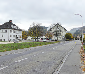 Ein Thema, das polarisiert: Zur Schulwegsicherung beantragt der Gemeinderat, rund um die Schulanlagen eine Tempo-30-Zone zu realisieren. (Bild: moha.)