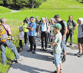 Ein Streifzug durch die Oberkulmer Natur: Der Natur- und Vogelschutzverein Oberkulm lud zur Exkursion durch Feld und Wald ein. (Bild z.Vg.)