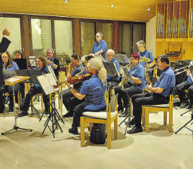 Die Musikgesellschaft Teufenthal-Unterkulm unter der Leitung von Yaroslav Kutsan sorgte für abwechslungsreiche musikalische Unterhaltung. (Bilder: Roland Marti)