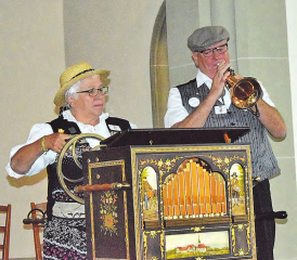Zur Abwechslung mal was Neues: André Stoffner unterstützt seine Frau Lotti mit dem Flügelhorn. (Bilder: st.)