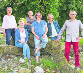 Der Vorstand der VHS Wynental kann trotz enger geschnalltem Gürtel ein vielfältiges Programm präsentieren (v.l.): Ursi Matthias, Andrea Remund, Hans Käser, Corinne Gyger, Mirjam Müller und Bernhard Irrgang. (Bild: zVg.)