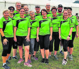 Der Frauenturnverein und die Männerriege Zetzwil machten sich gemeinsam auf den Weg ans Turnfest in Schafisheim. (Bild: zVg.)