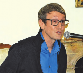 Kein «Radiogesicht»: Aber seine Mimik setzt Jürg Ritzmann gekonnt sparsam ein und unterhielt damit seine Gäste aufs Beste. (Bild: st.)