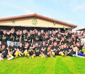 Vor 650 Zuschauenden den Aufstieg geschafft: Der FC Gunzwil gewinnt im Jubiläumsjahr den Cup und kehrt nach zwei Saisons in die höchste regionale Amateurliga zurück.