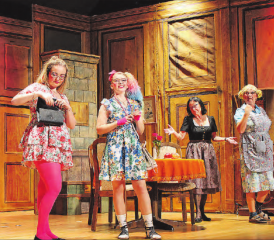 Emmi und Hildi waren mit ihrer Desinfektionsliebhaberei keine gern gesehenen Gäste auf dem Bauernhof. (Bilder: grh)