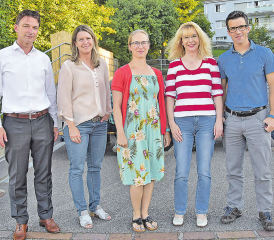 Der Holziker Gemeinderat freut sich auf das Jugend- und Einweihungsfest: André Hächler, Uschi Dätwyler, Jacqueline Gloor, Jacqueline Hausmann (Gemeindeammann), Lukas Treier (v. l.) nach der Gemeindeversammlung. (Bild aw.)