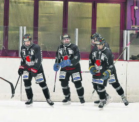 Die mit viel Biss agierenden Red Lions gingen nach einem ultraspannenden Fight gegen Prättigau als Sieger vom Eis. (Archivbild: Roland Jaus)