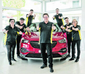 Das Team der Garage Graf AG und der Event Garage GmbH steht für Innovationen, Neuheiten und Qualität. (Bild: zVg.)