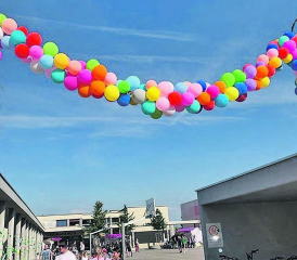 In Kürze folgt eine Neuauflage des Sommerfestes der Schule Rickenbach, hier Erinnerungen an jenes im Juli 2022. (Bilder: zVg.)