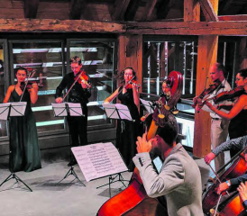 Die Camerata des Jugendsinfonieorchesters Aargau hat für das Publikum eine Verbindung aus Musik und Literatur geschaffen. (Bild: zVg.)