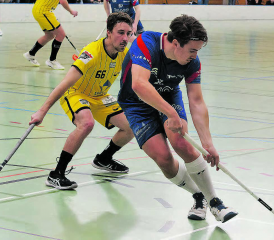 Action in der Sporthalle Pfrundmatt: In einem spannenden Spiel gewinnt Lok Reinach gegen den UHT Eggiwil wertvolle Punkte und befindet sich in der Tabelle nun auf Platz 7. (Bild: Roland Jaus)