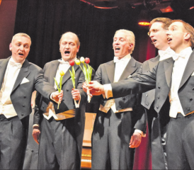 Six in Harmony im Forum Seon: Die galanten Herren im Frack wussten mit ihren geschmeidigen Stimmen, mit viel Charme und Witz zu begeistern. (Bild: hg.)