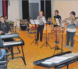 Probelauf mit Stargästen: Die Musikanten üben für die Jahreskonzerte der Musikgesellschaften Teufenthal und Unterkulm. (Bild: zVg)