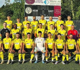 Die 1. Mannschaft des FC Gränichen: Das junge Team um Cheftrainer Marco Wüst ist nach dem Wiederaufstieg hungrig und strebt in dieser 2.-Liga-Saison den Ligaerhalt an. (Bild: zVg.)