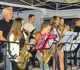 Je später der Abend, umso mitreissender die Klänge: «Horns & Band» wurde fast bis zuletzt aufgespart, sie sorgten noch einmal für fetzigen Rhythmus.