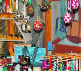 Dekorationen und Geschenkideen auf dem Christchindlimärt. (Bild: hh)