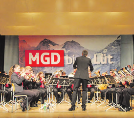 «MGD bi de Lüt»: Das Motto des diesjährigen Jahreskonzerts brachte viel Musik und grosse Freude in die Turnhalle Dürrenäsch. (Bilder: zVg.)