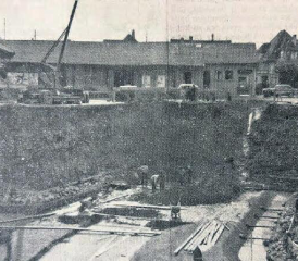 Die Baugrube für das Aluhochhaus 1960: 5000 Kubikmeter Aushub mussten abtransportiert werden, das Fundament wurde auf hartes Moränenmaterial gestellt.