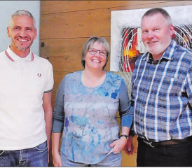 Mutation im Vorstand des Artillerie-Vereins Michelsamt-Beromünster (v.l.): Der abtretende Aktuar Franjo Schöpfer, die neue Aktuarin Marlise Huwyler, der Präsident Alfons Käch. (Bild: Rebkka Oehen)