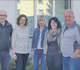 Freuen sich auf neue Herausforderungen (v.l.): Tobias Oswald (Geschäftsführer); Monika Oswald (Leiterin Backoffice und Assistentin GL); Marlis Lattmann; Astrid Elsasser (Gattin des VRP); Roland Elsasser (Verwaltungsratspräsident und Inhaber). (Bild: zVg.)