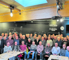 Mehr als einfach ein Getränk: Der Seener Männerstamm eröffnete sein Veranstaltungsprogramm 2025 mit der Exkursion in eine Brauerei. (Bild: zVg.)