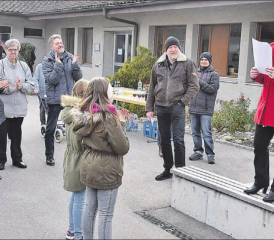Hoben das Glas auf das neue Jahr: Erich Hunziker, Roland Schweiberer, Renate Egli und Beat Graber v. l. (Bild: aw.)