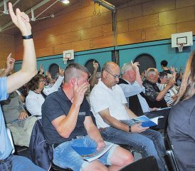 Gemeindeversammlung Meisterschwanden: Die Stimmbürger stimmten allen Traktanden zu. (Bilder: hh.)