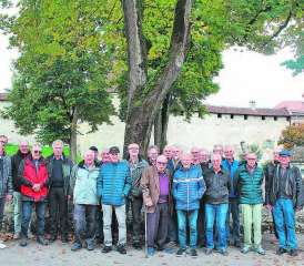 Der Ausflug ist perfekt gelungen! Die an der 3-Seen-Schifffahrt teilnehmenden Pensionierten genossen einen wunderschönen Tag. (Bild: zVg.)