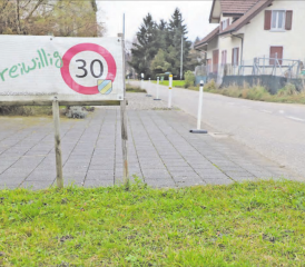 Tempo 30 in Gränichen: Ein Formfehler beim Referendum führt zu einem Umweg über kantonale Instanzen. (Bild: rc.)