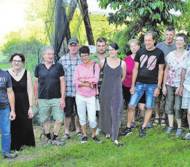 Lotti und Martin Baumann aus Beinwil am See (links im Bild) sind beim diesjährigen Qualitätswettbewerb für Kirschen im Aargau mit dem ersten Preis ausgezeichnet worden. (Bilder: msu.)