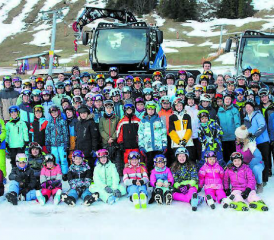 Sportlerinnen und Sportler voller Begeisterung auf der Piste. (Bild: zVg.)