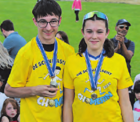 Die schnellsten «Chomer»: Leandra Steiner bei den Mädchen und Noël Hermann bei den Knaben. (Bild: zVg.)