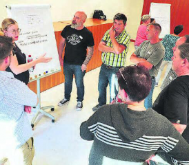 Intensive Gespräche: Vertreter regionaler Anbieter trafen sich im Rahmen eines Workshops in Hirschthal. (Bilder: rc.)