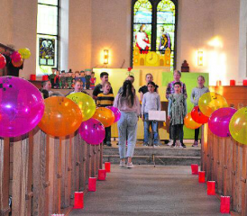 Die Kinder sangen sich in die Herzen des Publikums. (Bild: zVg.)