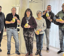 Alle Radsportleitenden von links nach rechts: Carla Bättig, Peter Steiner, Herbert Schaffner, Felix Hunziker, Karin Hunziker, Gaby Fischer, Urs Riedo, Beat Stirnimann, Fredy Gubler. Es fehlt: Walter Holliger. (Bild: zVg.)