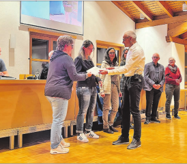 Verabschiedung der beiden Gemeinderätinnen Fränzi Häfeli und Claudia Schaffner. (Bild: Dominique Rubin)