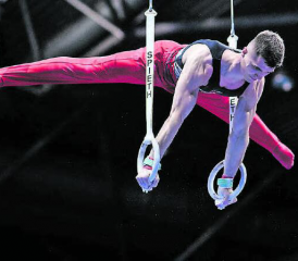 Körperspannung bis in die Zehenspitzen: Florian Langenegger zeigt an den Ringen, was er kann. (Bilder: Schweizerischer Turnverband)