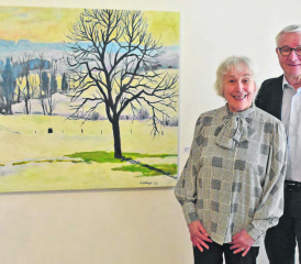 Dora Del Mese-Fischer und Martin Heiz freuen sich über eine gelungene Ausstellung, welche das grossartige und vielseitige Schaffen von Kurt Hediger widerspiegelt. (Bilder: hg.)