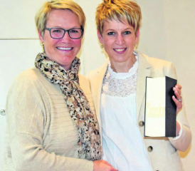 Der Weg zur Eigenständigkeit: Monika Burgherr (rechts) stellte die neue Buchhalterin Marianne Hochuli vor. (Bild: st.)