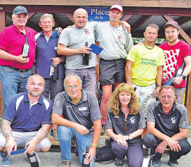 Die fünf preisberechtigten Teams: v. h. li. Urs Peter/Hubert Rabenseifner, PC Schöftland (2.), Beat Schilt/Fredy Kunz, PC Reiden (1.), Roger Heiz/Etienne Höltschi, PC Bachgraben (3.), v. v. li. Fabrice Hirt/Peter Weidenmann, PC Schöftland (4.), Bea Paolini/Edi Liechti, PC Erlinsbach (5.). (Bilder: aw.)
