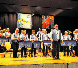Die Musikgesellschaft Leutwil begeisterte das Publikum. (Bilder: mek.)