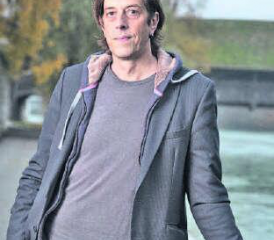 Pedro Lenz ist heute Donnerstag zusammen mit Gogo Frei zu Gast im Böröm Oberentfelden. (Bild: zVg.)