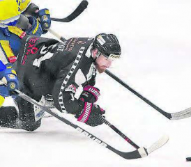 Vertrag bis Ende Saison 2025/2026: Marco Vogt, hier im Spiel gegen Arosa, hat in Reinach verlängert. (Bild: rc.)