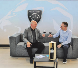 Modestino Capilato und Roger Faes heissen die Besucherinnen und Besucher der Genussmesse schon jetzt herzlich willkommen. (Bild: jaf.)