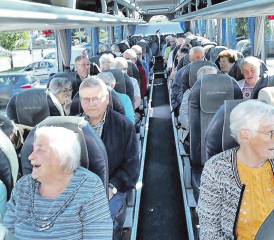 Seniorenreise der Kirchgemeinde Kulm: Eine kurzweilige Fahrt mit dem Car durch die Frühlingslandschaft weckte Erinnerungen. (Bild: zVg.)
