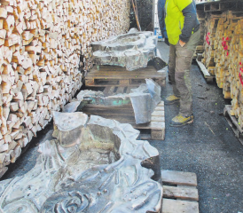 Urs Wunderlin, Leiter der Technischen Betriebe Oberkulm, rettete den in Bronze gegossenen Brunnen vor dem Schredder.