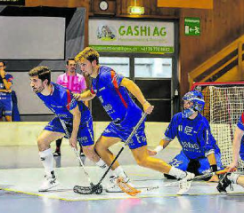 Eine Niederlage in der Westschweiz: Die Herren vom UHC Lok Reinach verloren gegen Floorball Fribourg. (Bild: Roland Wick)
