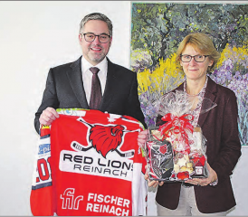 Peter Fischer mit Assistentin Silvia Abdulkarim. (Bilder: Albert Fässler)