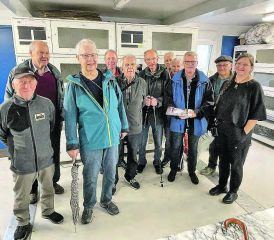 Zu Besuch: Der Männerstamm hat die Stiftung Satis besucht und dabei sehr viel mehr als die Igelstation kennengelernt. (Bild: zVg.)