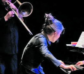 Ein Liederabend ohne Worte im TaB Theater am Bahnhof − mit der Pianistin Simone Keller und dem Posaunisten Michael Flury. (Bild: zVg.)